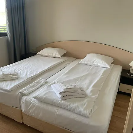 Първа Линия Хотел С Адрес К-С Реджина Маре Царево מלון צרבו