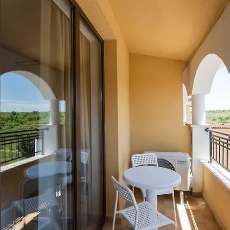 מלון Първа Линия Хотел С Адрес К-С Реджина Маре Царево צרבו