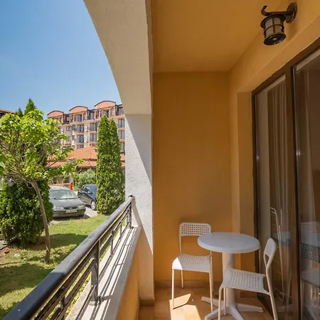 Първа Линия Хотел С Адрес К-С Реджина Маре Царево מלון 3*