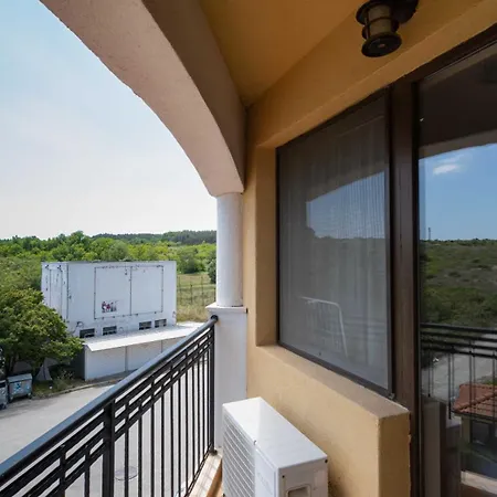 מלון Първа Линия Хотел С Адрес К-С Реджина Маре Царево צרבו