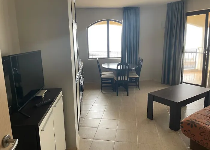 Regina Mare Beach Apart Hotel 3* Zarewo