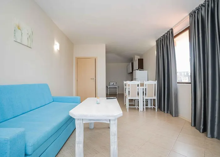 Regina Mare Beach Apart Hotel 3* Zarewo