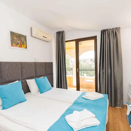 Hotel Първа Линия Хотел С Адрес К-С Реджина Маре Царево Tsarévo