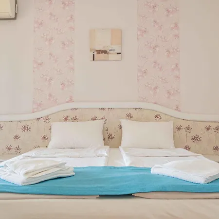 Hotel Първа Линия Хотел С Адрес К-С Реджина Маре Царево Tsarévo