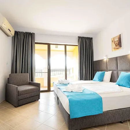 Hotel Първа Линия Хотел С Адрес К-С Реджина Маре Царево 3*