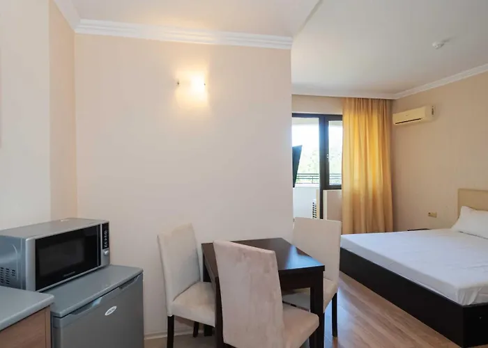 Hotel Първа Линия Хотел С Адрес К-С Реджина Маре Царево 3*