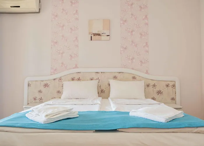 Hotel Първа Линия Хотел С Адрес К-С Реджина Маре Царево Carevo