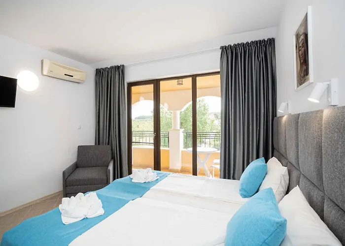 Hotel Първа Линия Хотел С Адрес К-С Реджина Маре Царево Carevo