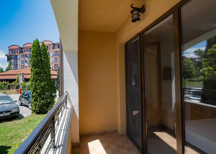 Първа Линия Хотел С Адрес К-С Реджина Маре Царево Hotel